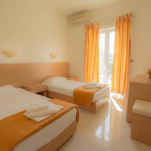 Standard Zimmer mit Kingsize-Bett